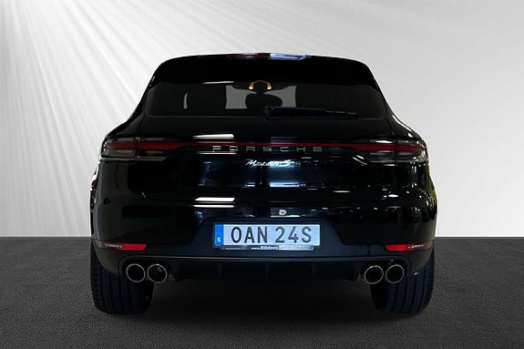 Porsche Macan S 2 of 11