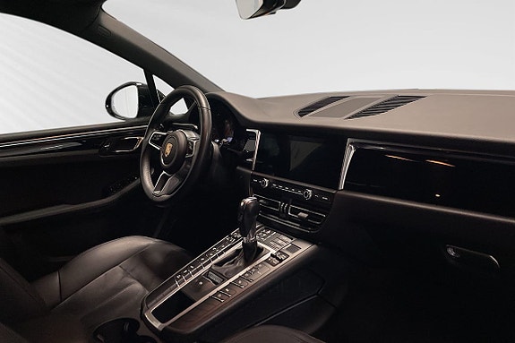 Porsche Macan S 6 of 11