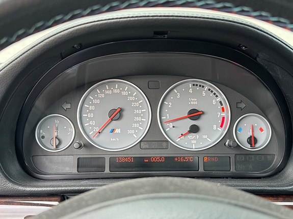 BMW 750i 13 of 25