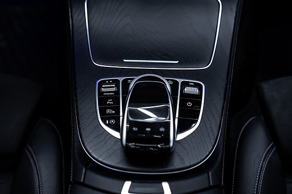 Mercedes-Benz E220 d 25 of 27