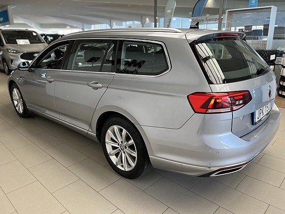 Volkswagen Passat 6 of 18