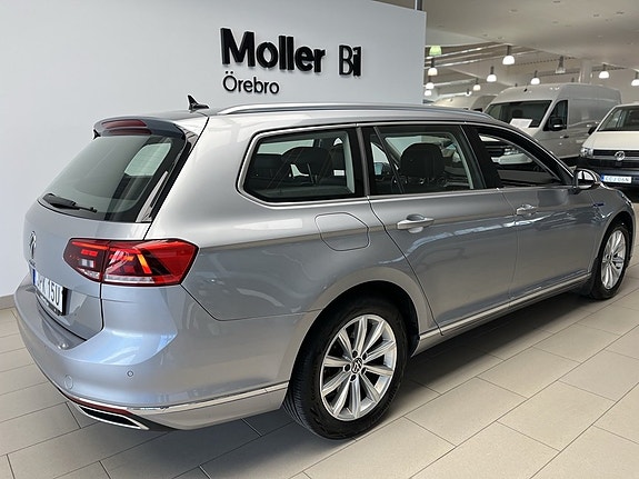 Volkswagen Passat 4 of 18
