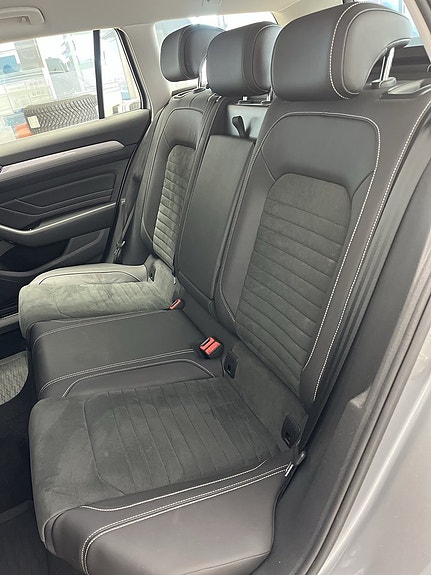 Volkswagen Passat 11 of 18