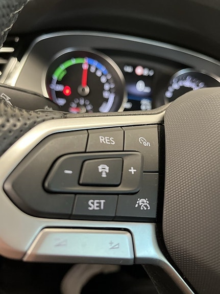 Volkswagen Passat 15 of 18