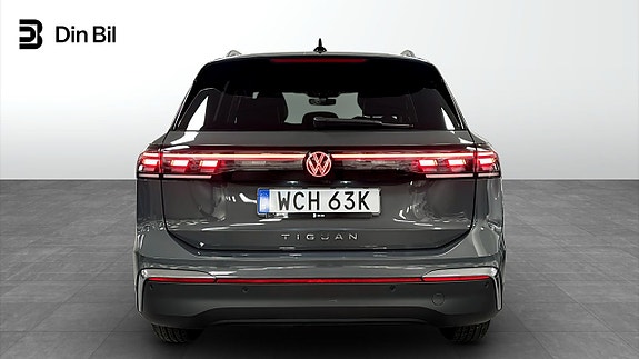 Volkswagen Tiguan 5 of 12