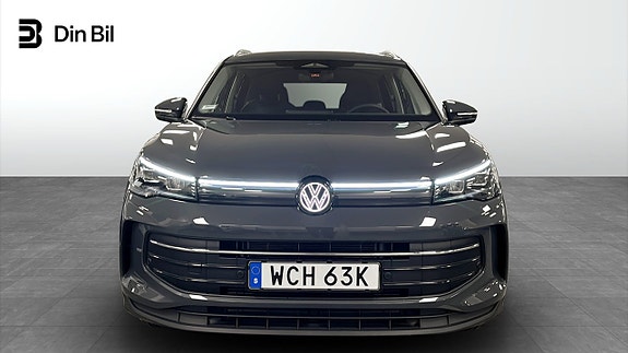Volkswagen Tiguan 4 of 12