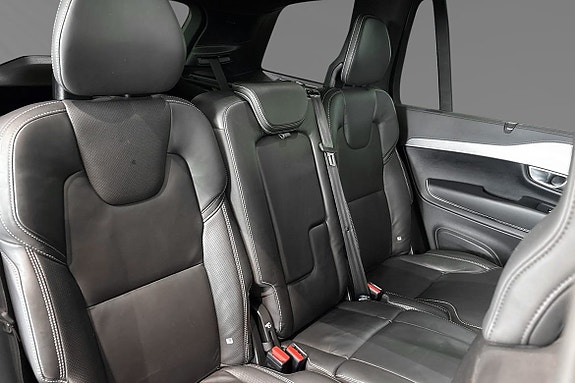 Volvo XC90 9 of 30