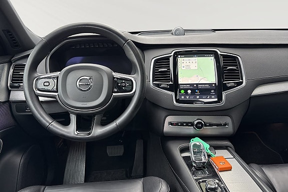 Volvo XC90 11 of 26