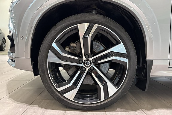 Volvo XC90 12 of 30