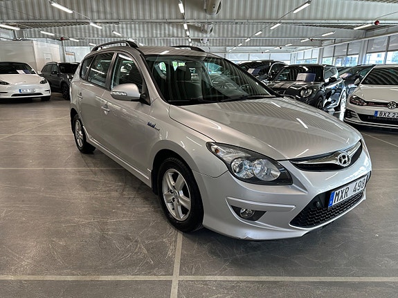 Hyundai i30 2 of 12