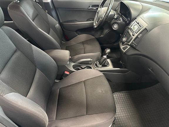 Hyundai i30 8 of 12