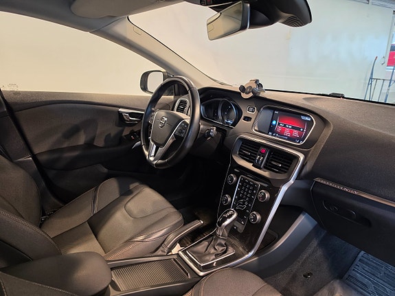Volvo V40 Cross Country 3 of 4