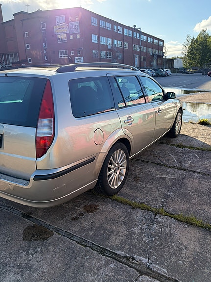 Ford Mondeo 4 of 8