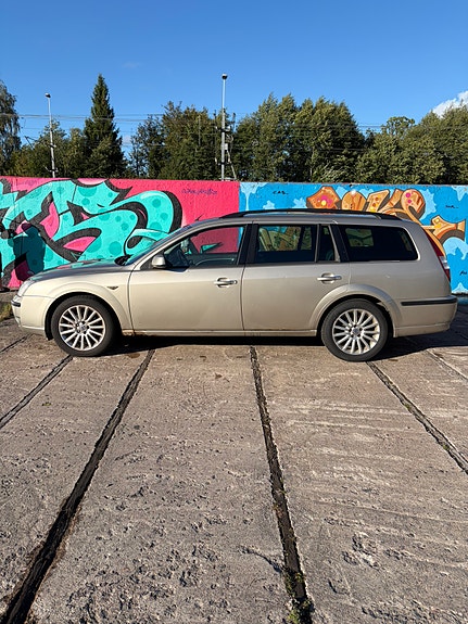 Ford Mondeo 2 of 8