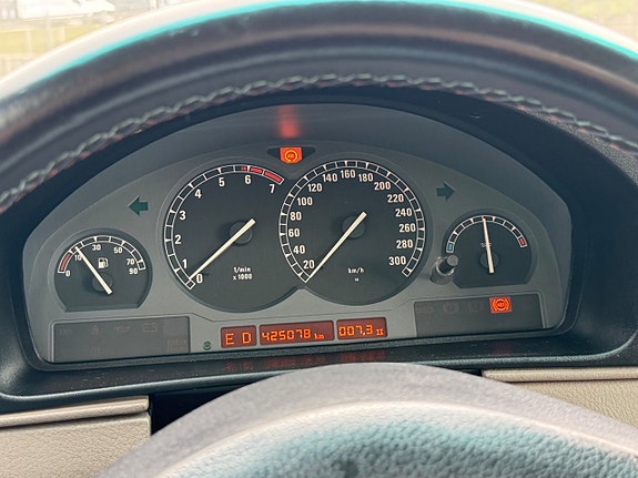 BMW 840i 8 of 28