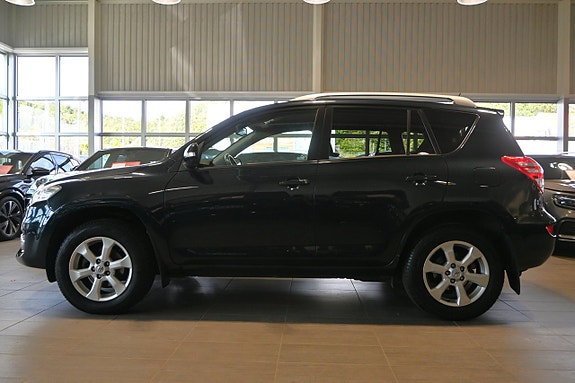 Toyota RAV4 2 of 26