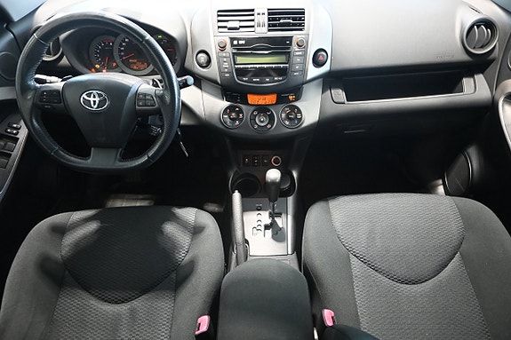 Toyota RAV4 9 of 26