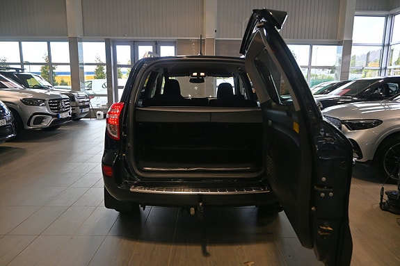 Toyota RAV4 15 of 26