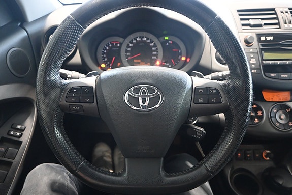 Toyota RAV4 18 of 26