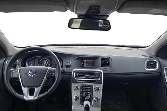 Volvo V60 11 of 23