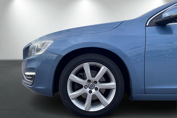 Volvo V60 10 of 23