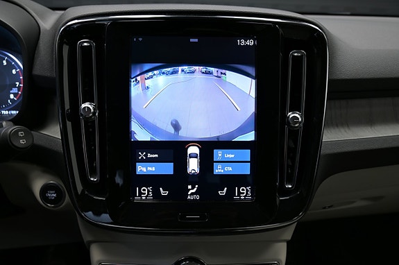 Volvo XC40 23 of 29