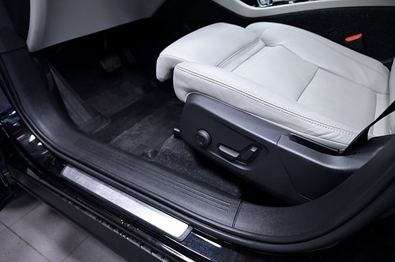 Volvo XC40 17 of 29