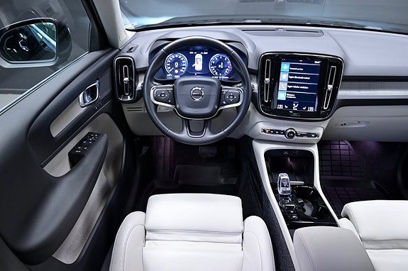 Volvo XC40 16 of 29