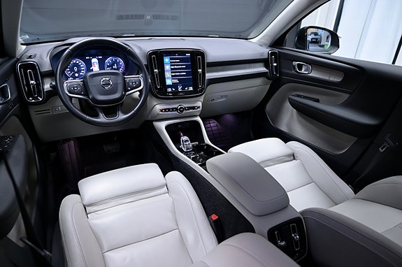 Volvo XC40 14 of 29