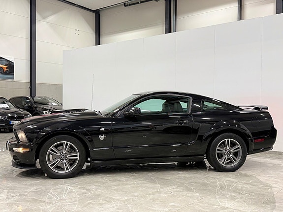 Ford Mustang 8 of 21