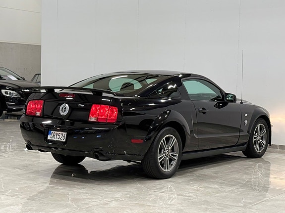 Ford Mustang 5 of 21