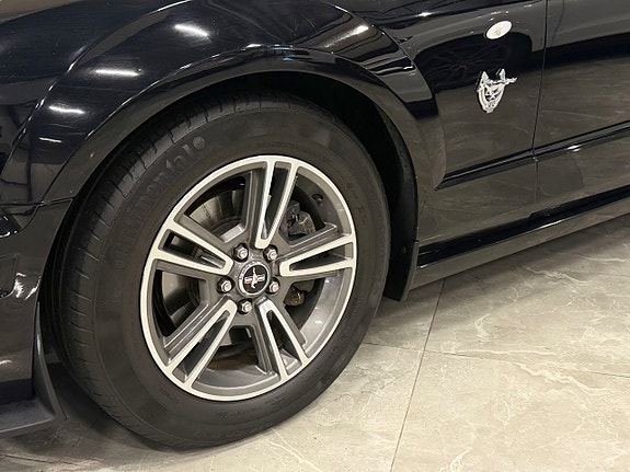 Ford Mustang 21 of 21