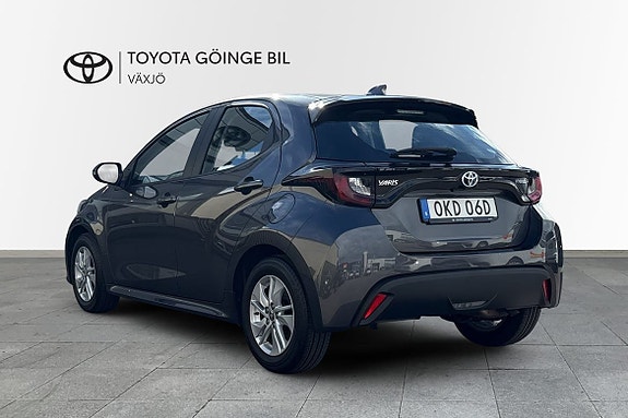 Toyota Yaris 3 of 20