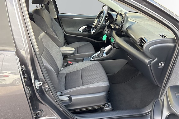 Toyota Yaris 7 of 20