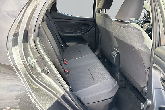Toyota Yaris 8 of 20