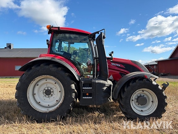 Traktor Valtra T174E TwinTrack med frontlyft 6 of 6