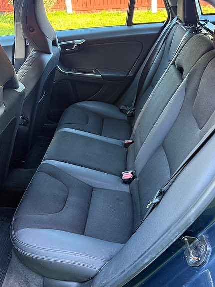 Volvo V60 13 of 20
