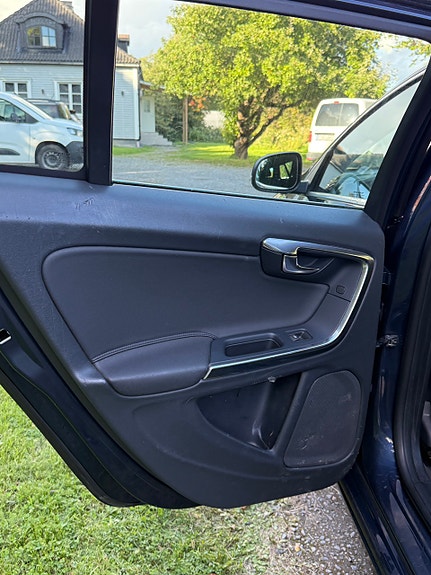 Volvo V60 8 of 20