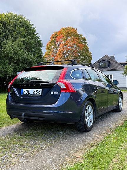 Volvo V60 2 of 20