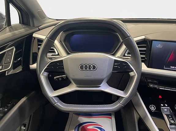 Audi Q4 e-tron 12 of 15