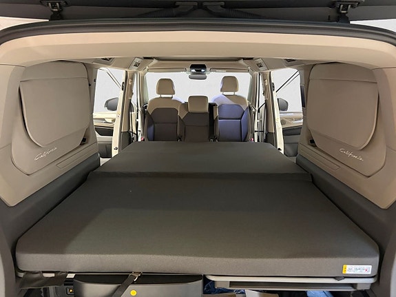 Volkswagen California 8 of 19