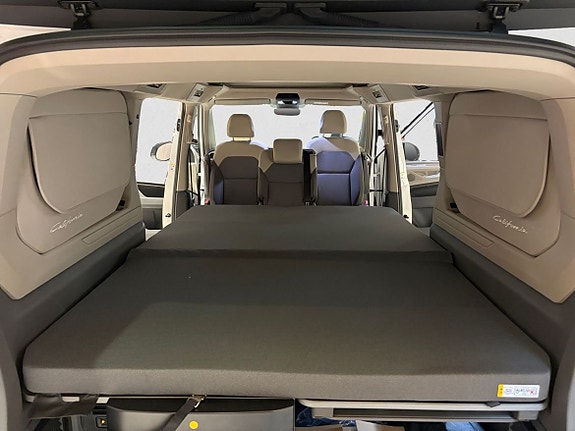 Volkswagen California 8 of 19