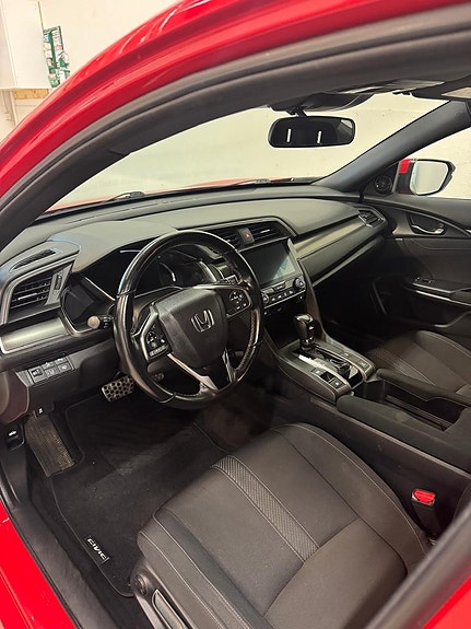 Honda Civic 10 of 19