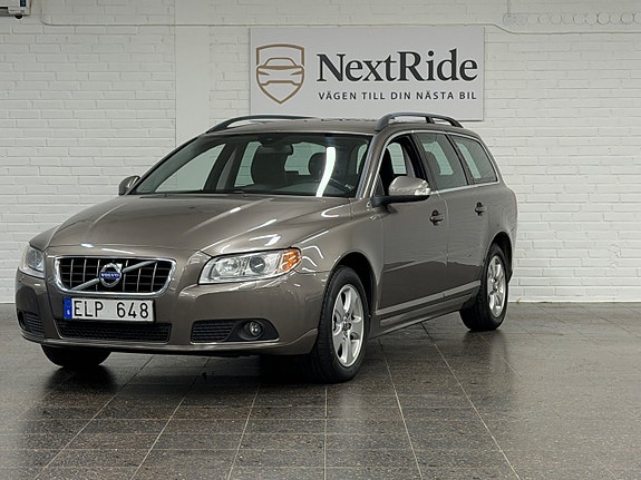 Volvo V70 2 of 13