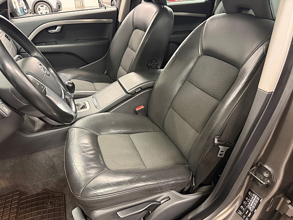 Volvo V70 6 of 13