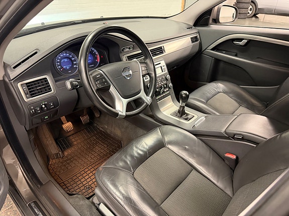 Volvo V70 5 of 13