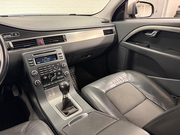 Volvo V70 11 of 13