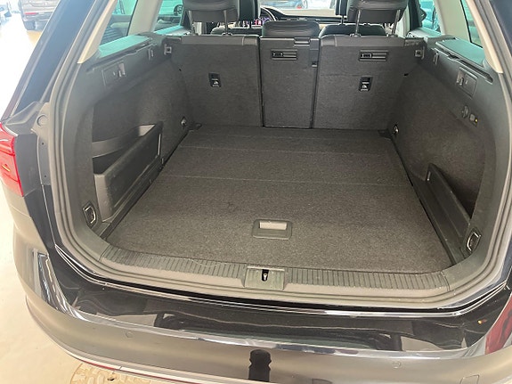 Volkswagen Passat Alltrack 17 of 17