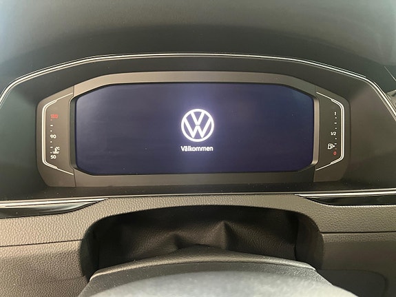 Volkswagen Passat Alltrack 14 of 17