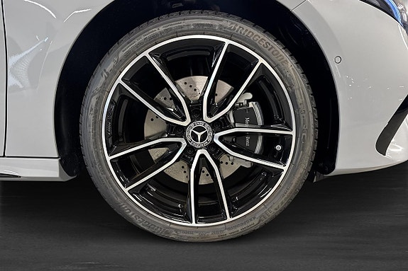 Mercedes-Benz A250 5 of 11
